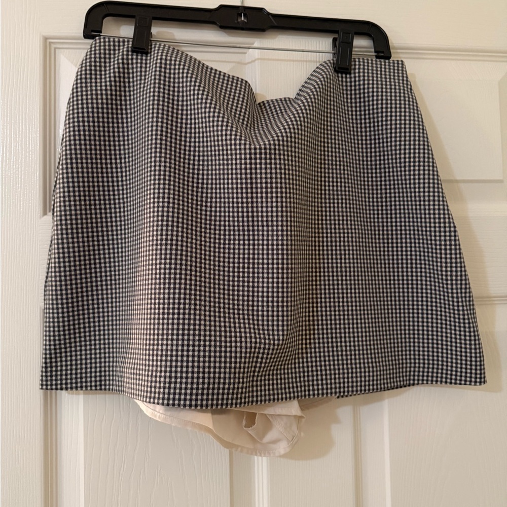 Abercrombie Ultra High Rise Checkered Skort